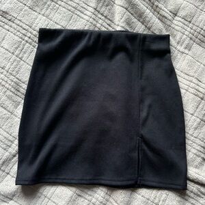 BLACK FASHION NOVA MINI SKIRT